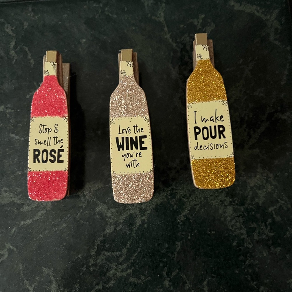 Wine clips.  lot of 3